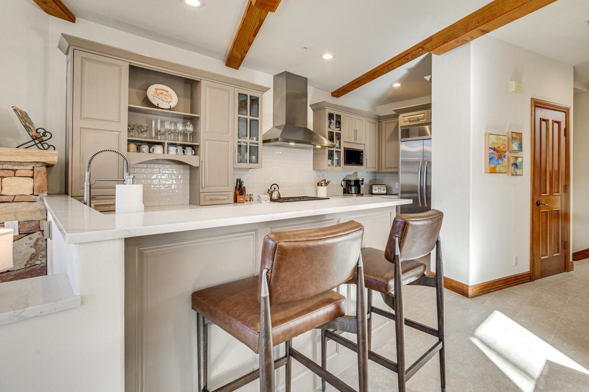 Luxurious Ski-inandski-out Mountain Escape * Telluride