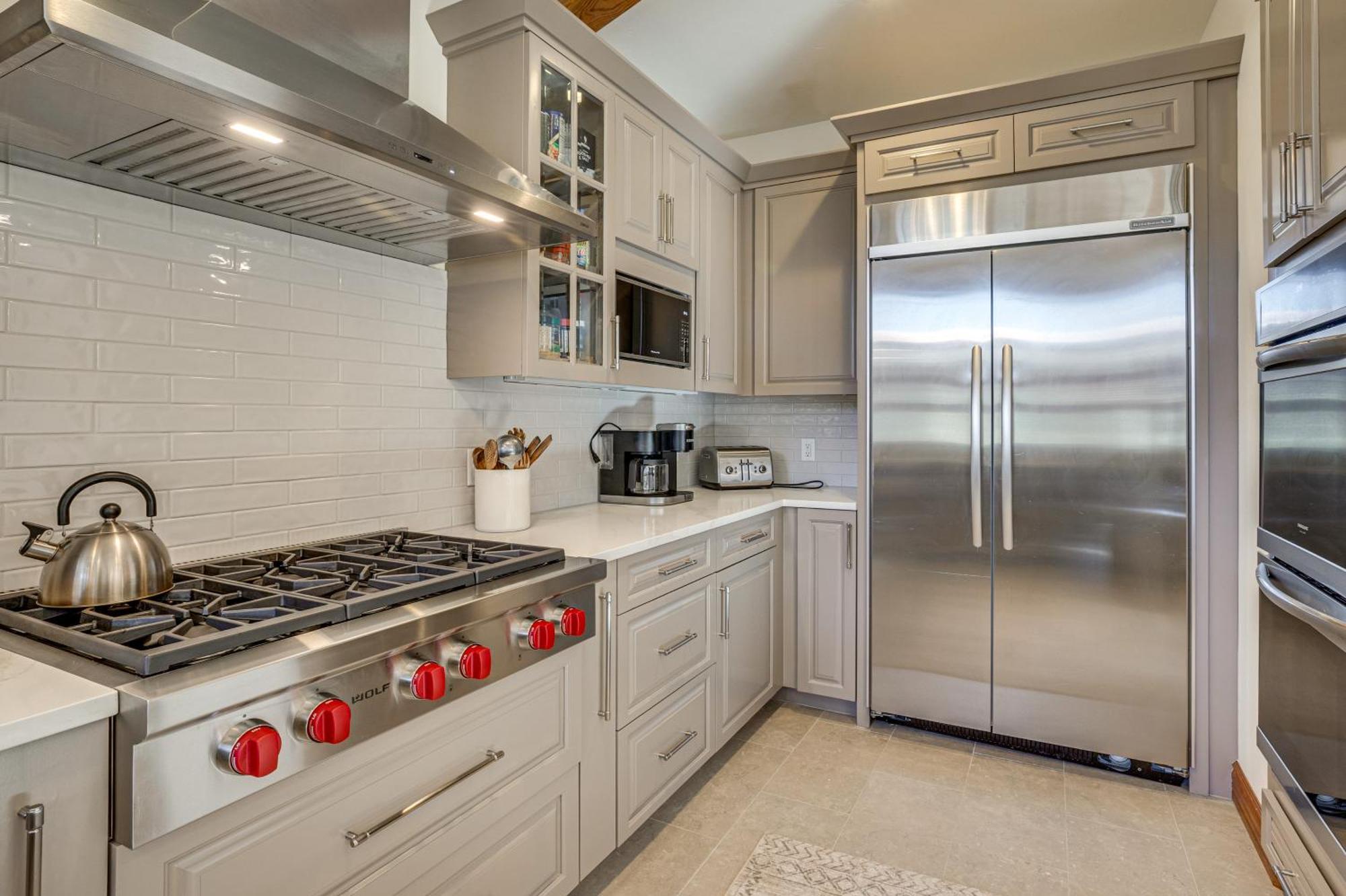 Luxurious Ski-inandski-out Mountain Escape *