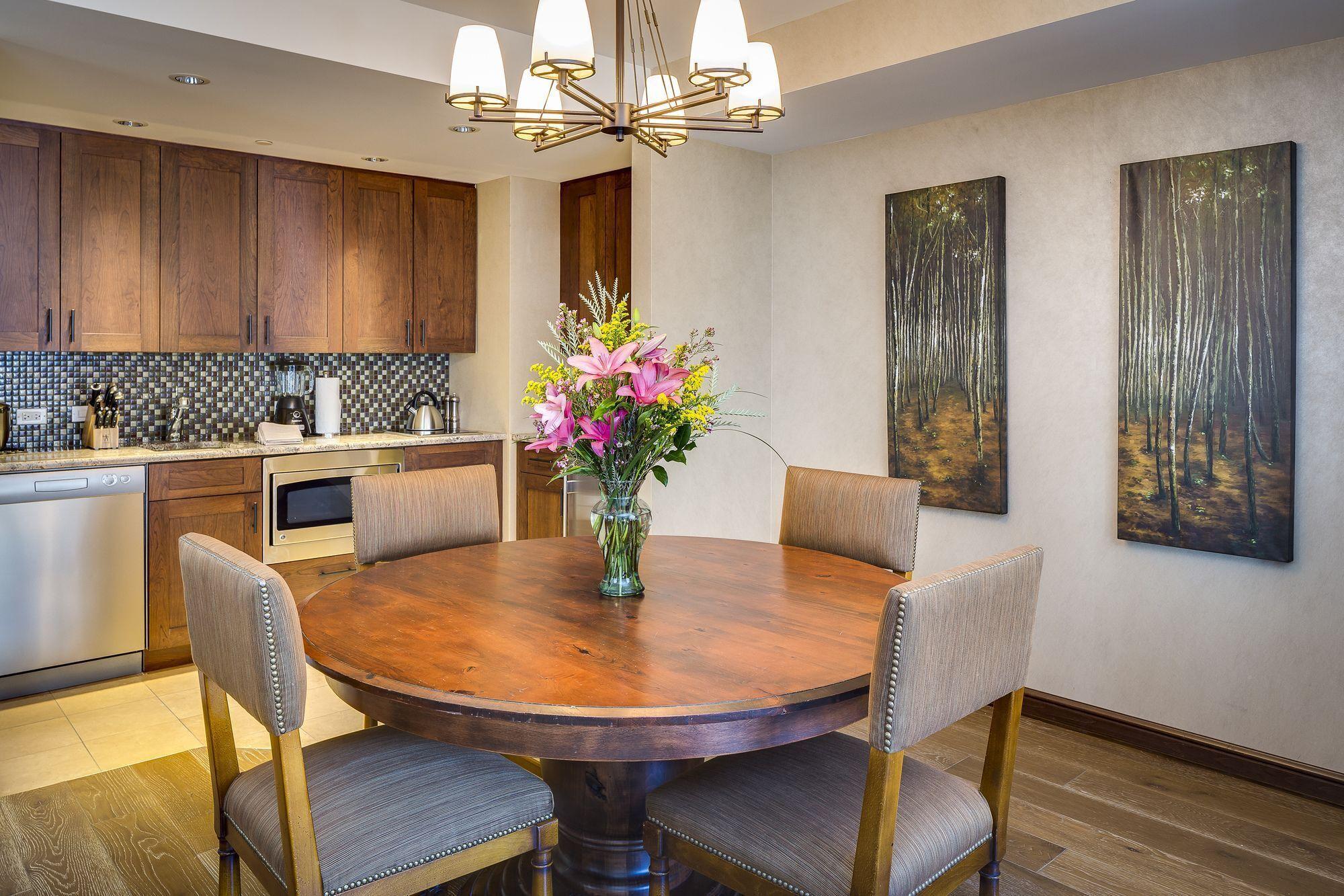 Madeline And Residences, Collection