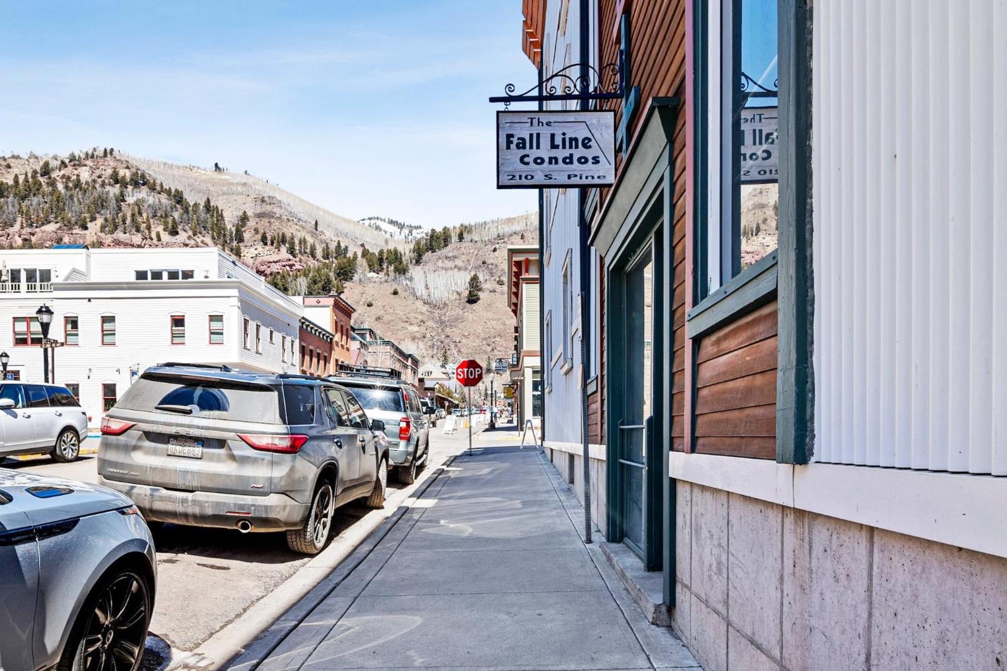 Apartment Fall Line 107