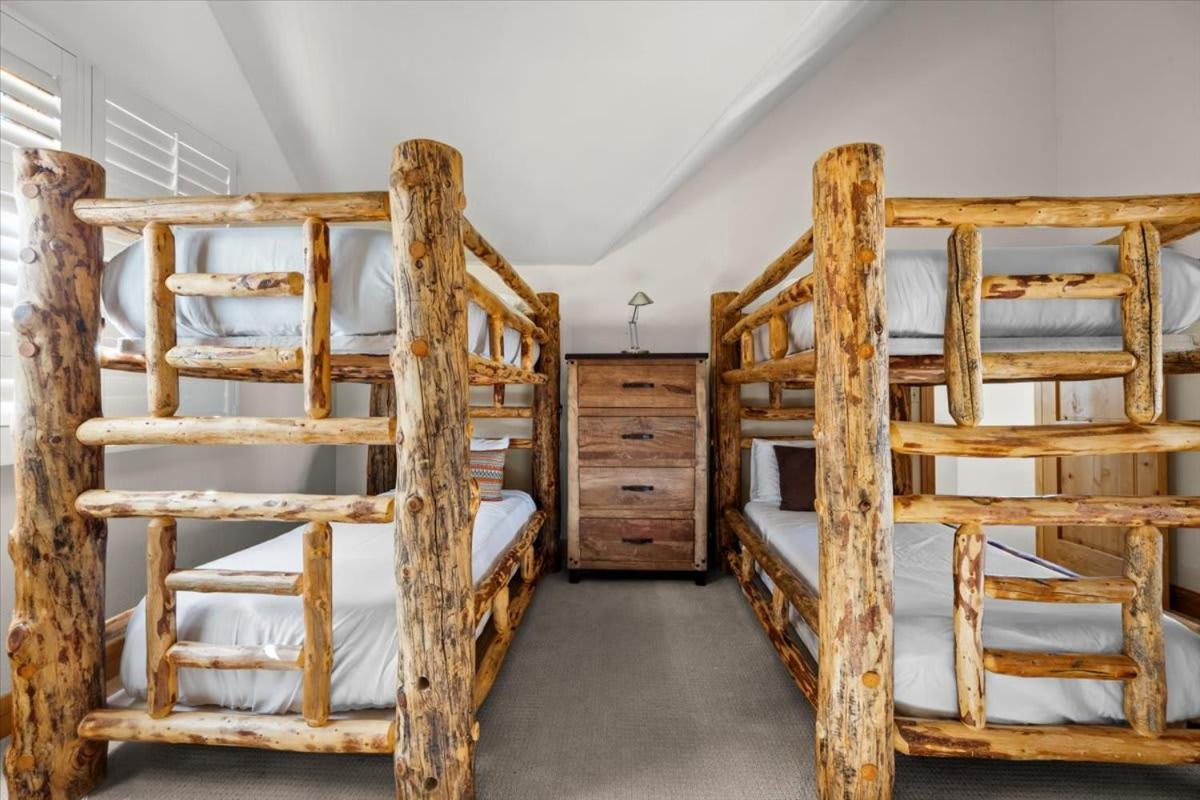 Mountain Village Retreat - Steam Shower & Views Holiday home *