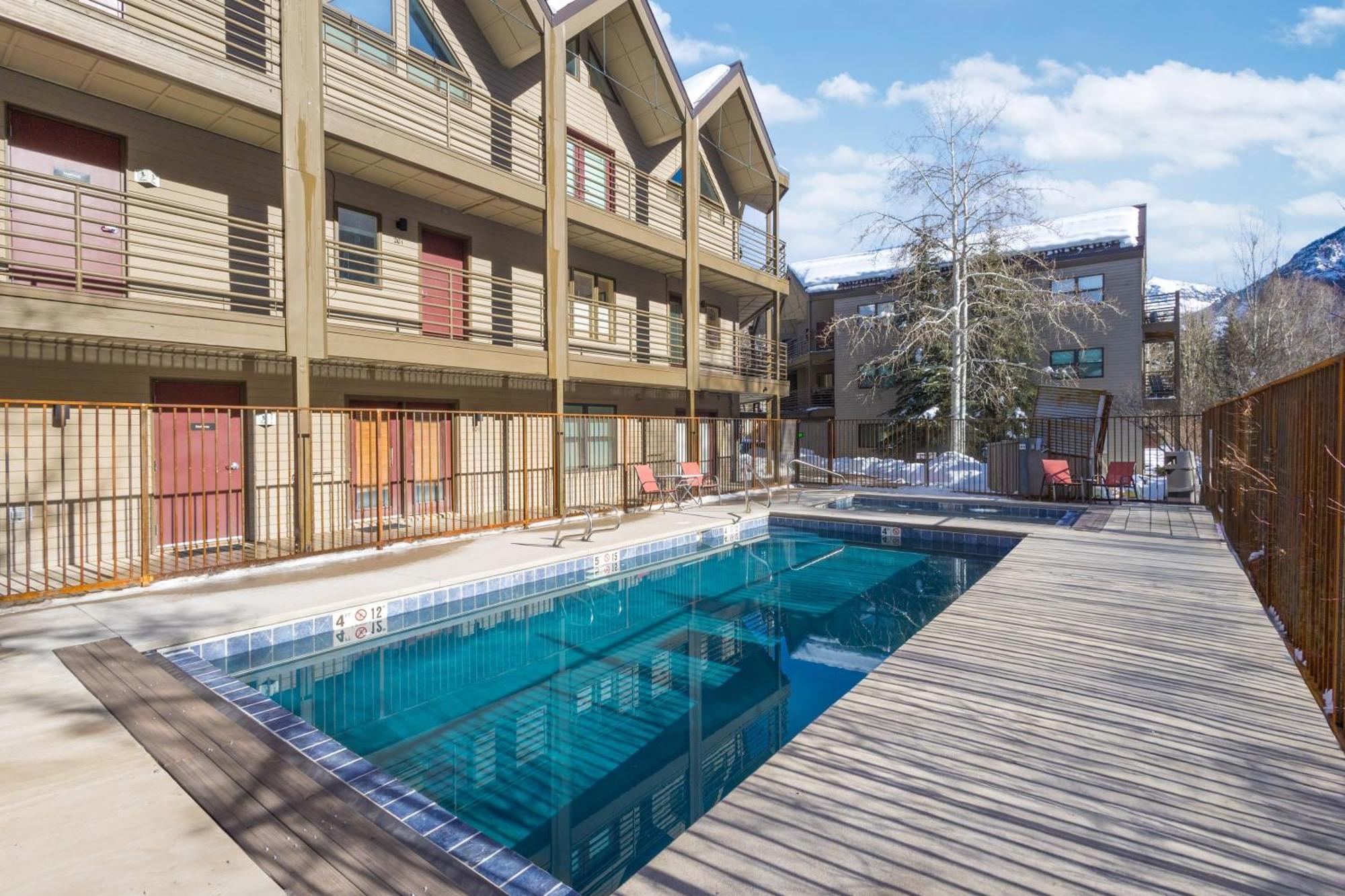 Ground Floor On River Trail, Walk To * Telluride