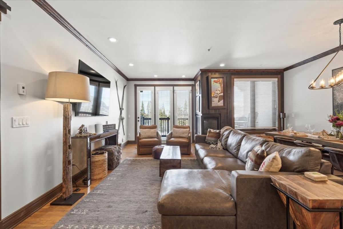 Mtn Village Retreat - Balcony Views & Steam Shower Holiday home *