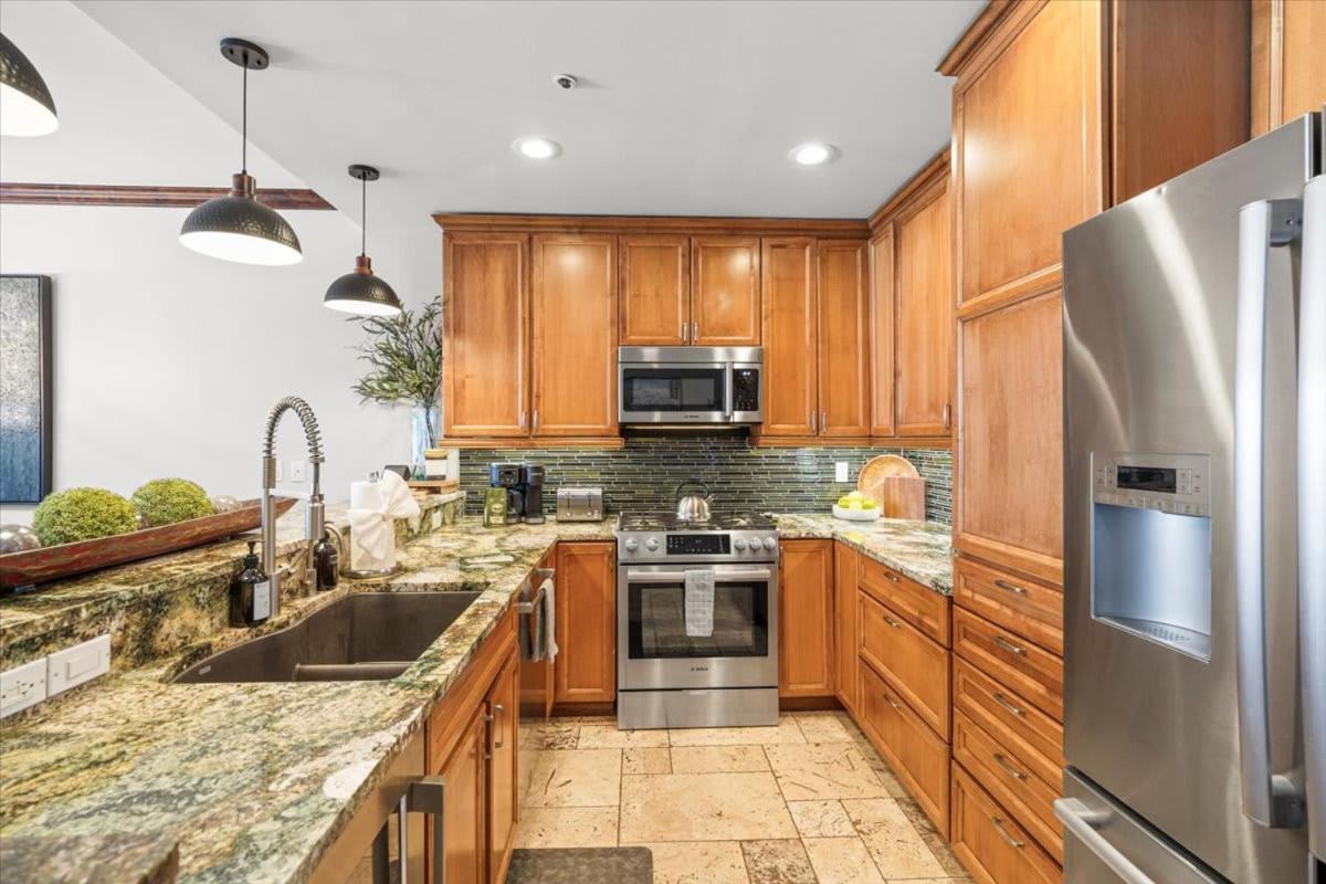 Mtn Village Retreat - Balcony Views & Steam Shower Holiday home *