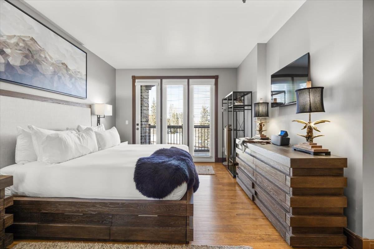 Mtn Village Retreat - Balcony Views & Steam Shower Holiday home *