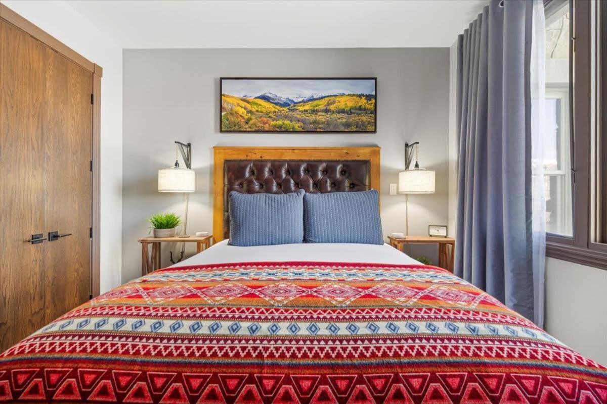 Mtn Village Retreat - Balcony Views & Steam Shower *