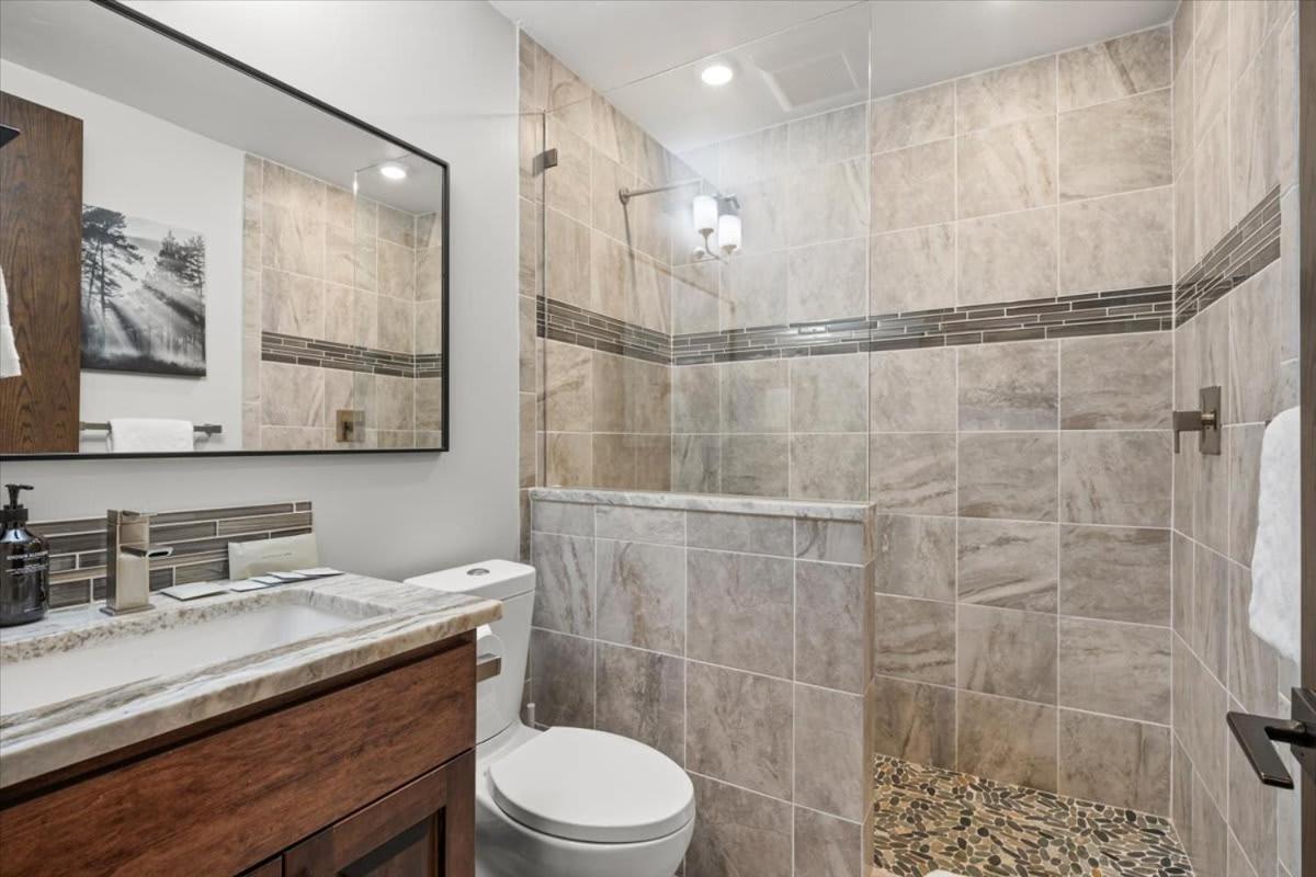 Mtn Village Retreat - Balcony Views & Steam Shower *