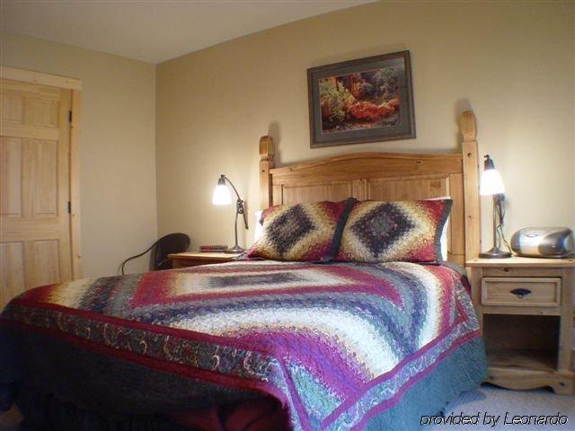 Alpine Hotel