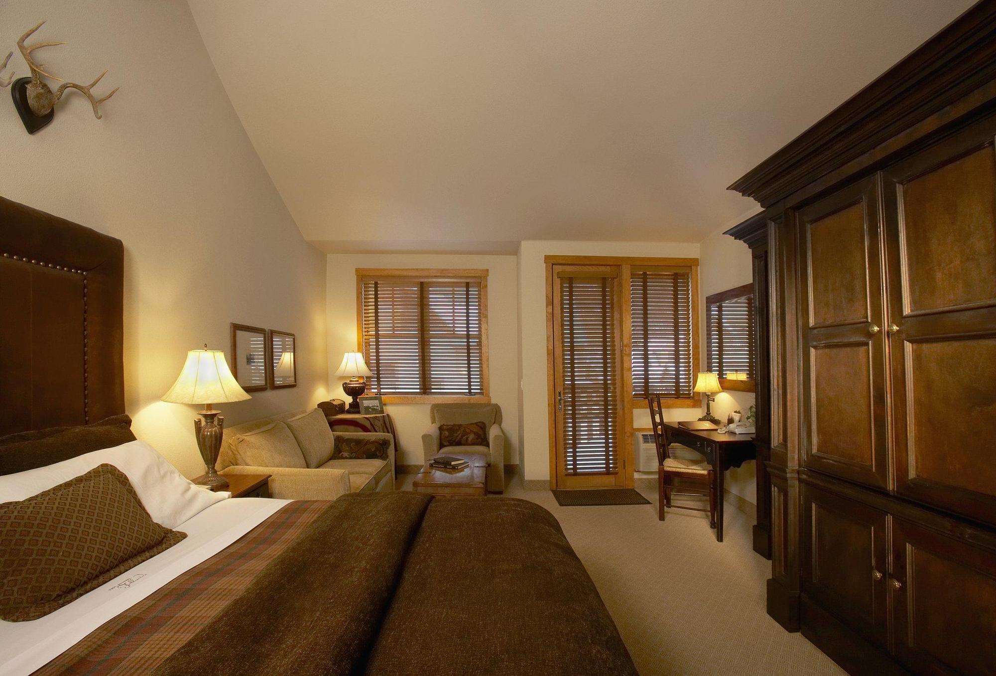 The Hotel 4*