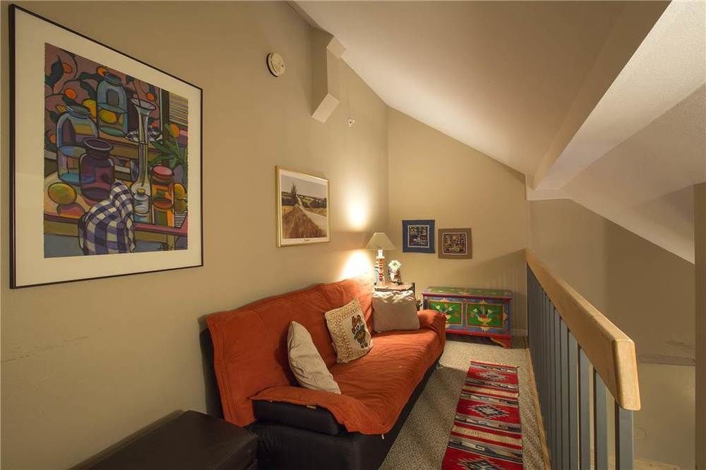 Columbia Place By 3*