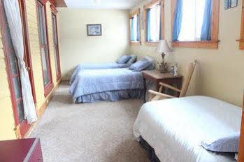 Hotel Smedleys Suites 2*