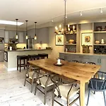 Penthouse #2 At Diamondtooth - Location And Views!