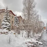 River Club 307 By Alpine