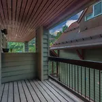 Cozy Condo Steps To Coonskin Lift