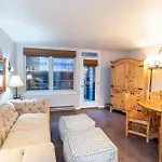 Cozy Condo Steps To Coonskin Lift