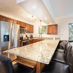 South Facing Condo Close To Ski Access, Groceries, Shops And Restaurants