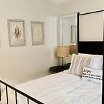 Beautiful Modern In-Town Studio With Kitchenette Walk To Gondola, Center Of Town!