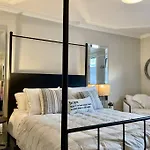 Beautiful Modern In-Town Studio With Kitchenette Walk To Gondola, Center Of Town!