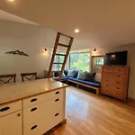 Quiet Lofted At Tomboy Holiday home