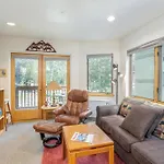 Cozy Tomboy Studio With Private Deck
