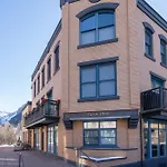 Stunning Views, Perfect Location!