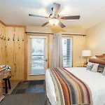 Riverfront, Blocks To Ski - Mtn Views, Hot Tub At Viking Lodge 217 Condo