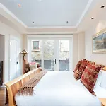Element 52, Collection Aparthotel 5*