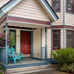 Bachman Village #9 - Backyard And Steps To Skiing!