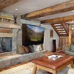 Hilltop Hideaway By Exceptional Chalet *