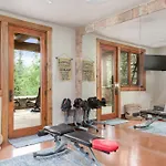 Hilltop Hideaway By Exceptional *