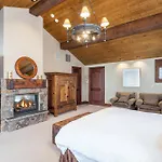 Chalet Country Club Estate By Exceptional