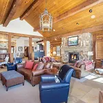 Chalet Country Club Estate By Exceptional *