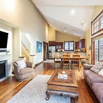 Scenic Mountain View Condo - Walk To Lift 7