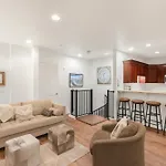 3 Bedroom 3 Bathroom Walking Distance To The Gondola