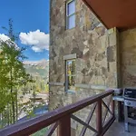 Luxury Lorian Lookout With Plenty Of Amenities Holiday home
