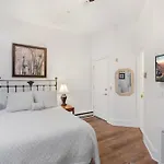 3 Bedroom 3 Bathroom Walking Distance To The Gondola