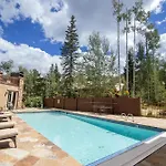 Luxury Lorian Lookout With Plenty Of Amenities *