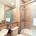 Luxury Lorian Lookout With Plenty Of Amenities