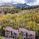 Fabulous Condo Close To Chair Lifts 1 And 10 In Meadows Area