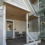 Main Street Tri-Plex Close To Everything!