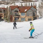 Terraces 1202 - Terraces Pathway