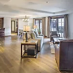 Madeline And Residences, Collection Hotel