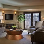Hotel Madeline And Residences, Collection