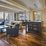 Aparthotel Element 52, Collection 5*