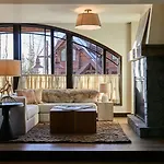 Hotel Madeline And Residences, Collection