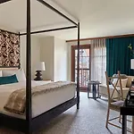 Hotel Madeline And Residences, Collection