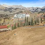 Mountain Village Retreat - Steam Shower & Views