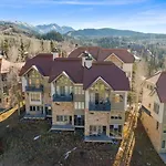 Mountain Village Retreat - Steam Shower & Views