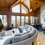 Sundance Lodge - 108 Lodges Lane