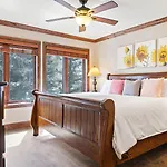 Ghostriders 11 By Avantstay Top Floor Condo W Large Patio Mountain Views